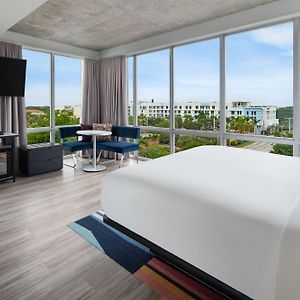Suite 1 King Coastline view Balcony